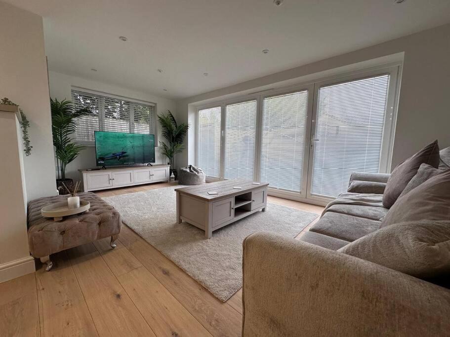 2Bed Ground Floor Flat + Garden Apartment Sunningwell Bagian luar foto